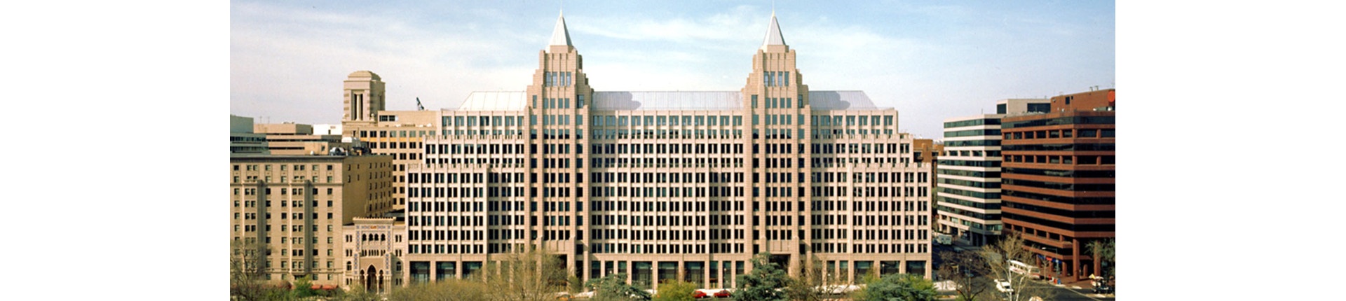 Commercial-office-Washington-Post-HQ-One-Franklin-Square-Washington-DC-1920x430